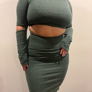 Fashion Nova Green crop long sleeve with cut out detail and tube skirt Set.